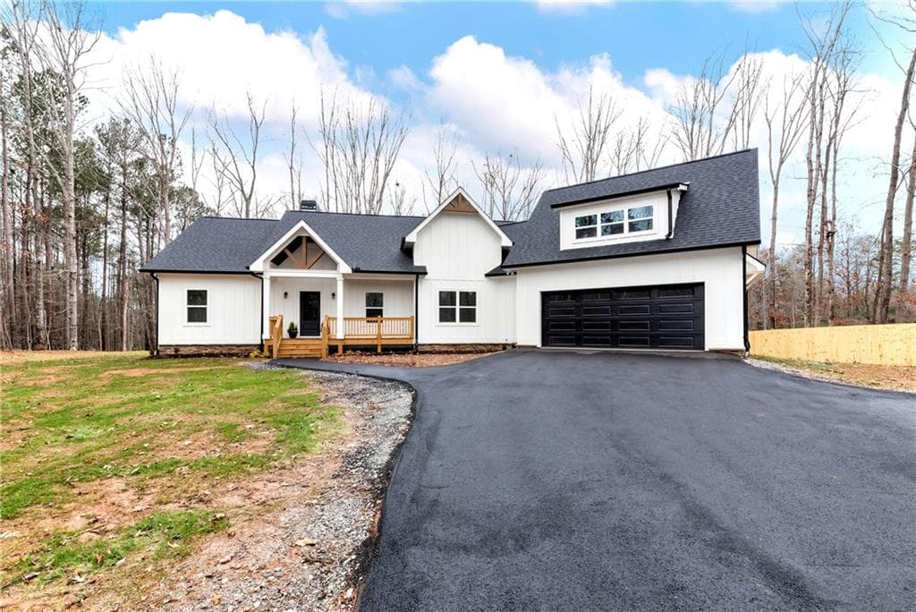 3 bedroom, 2 bathroom single family residence sold at 2710 Castleberry Bridge Road, Dawsonville, GA 30534