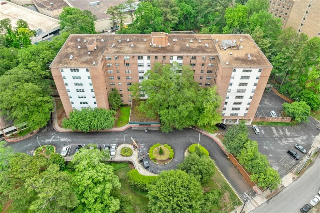 1 bedroom, 1 bathroom condominium sold at 2965 PHARR COURT SOUTH 718, Atlanta, GA 30305