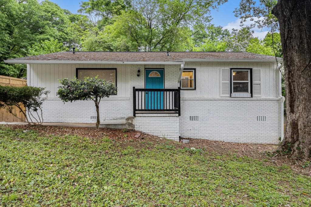 3 bedroom, 2 bathroom, 1,025 sq ft single family residence sold at 1130 Rebel Forest Drive, Atlanta, GA 30315