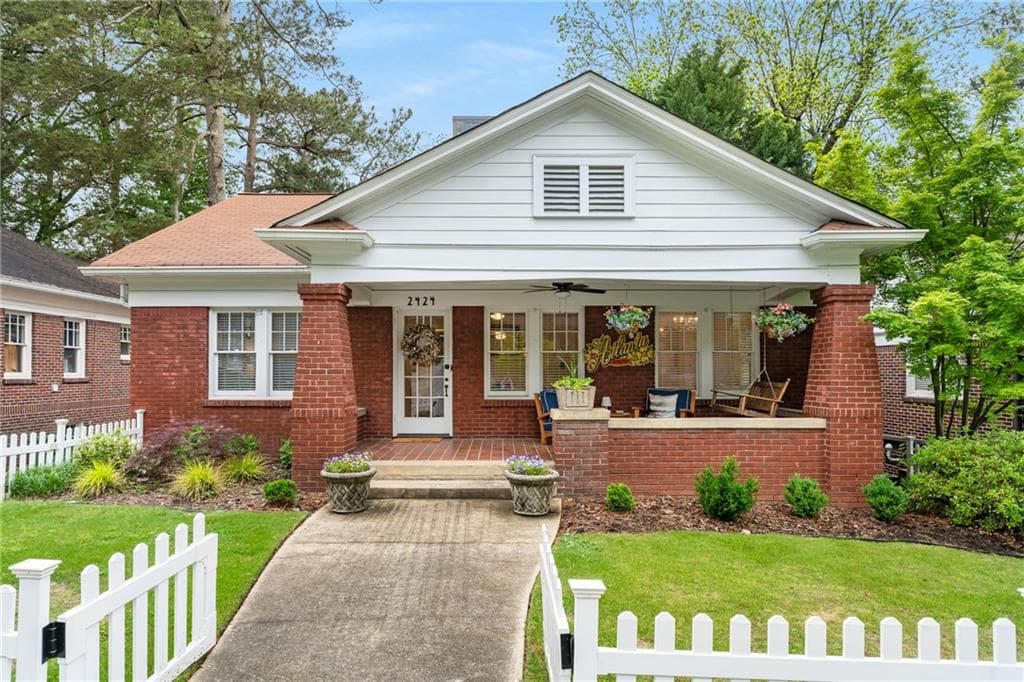 2 bedroom, 2 bathroom single family residence sold at 2424 Glenwood Drive, Atlanta, GA 30305