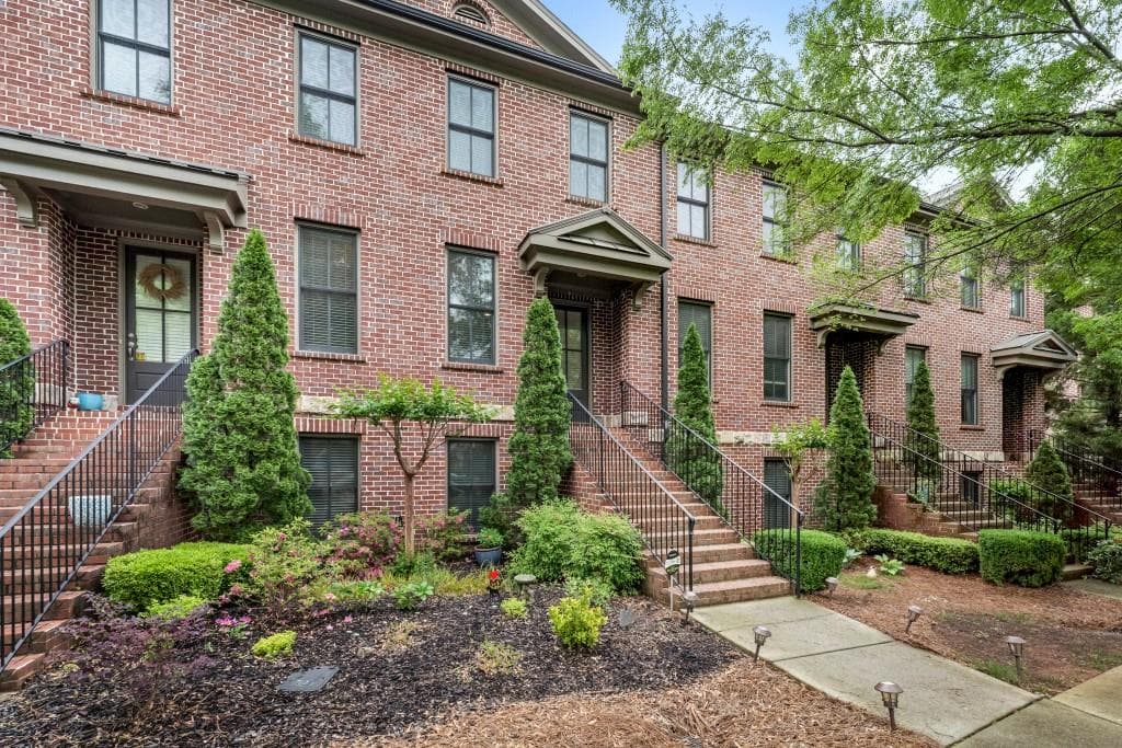 2038 Heathermere Way, Roswell, GA 30075 — most recent listing photo