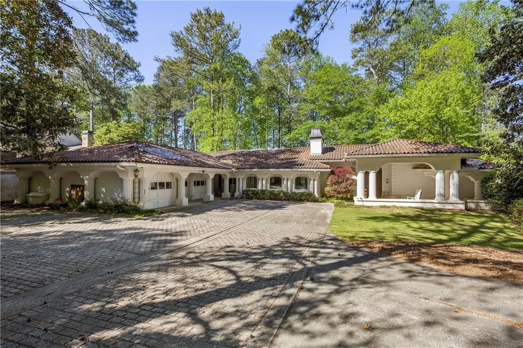 9355 Huntcliff Trace, Sandy Springs, GA 30350 — most recent listing photo