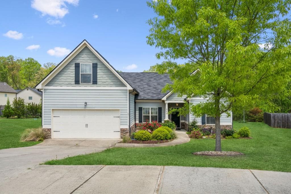 4 bedroom, 2 bathroom single family residence sold at 385 Red Hawk Drive, Dawsonville, GA 30534
