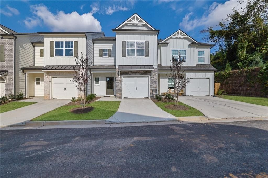 3 bedroom, 3 bathroom townhouse sold at 123 Kingfisher Street, Ball Ground, GA 30107