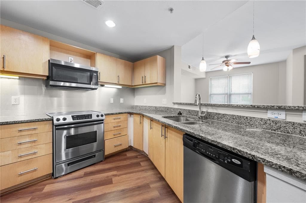 1 bedroom, 1 bathroom, 978 sq ft condominium for sale at 390 17th Street 5008, Atlanta, GA 30363 — photo 5