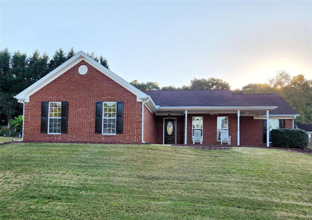 3 bedroom, 2 bathroom single family residence sold at 612 Teal Drive, Winder, GA 30680