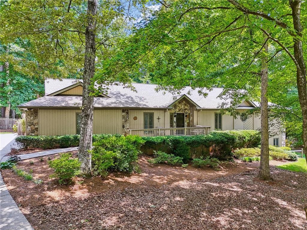 5 bedroom, 4 bathroom single family residence sold at 211 Black Kettle Lane, Johns Creek, GA 30022