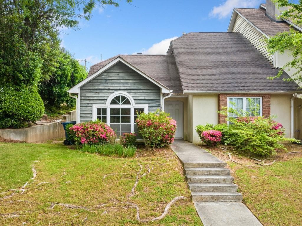 2 bedroom, 2 bathroom condominium sold at 3765 Windsor Circle, Clarkston, GA 30021