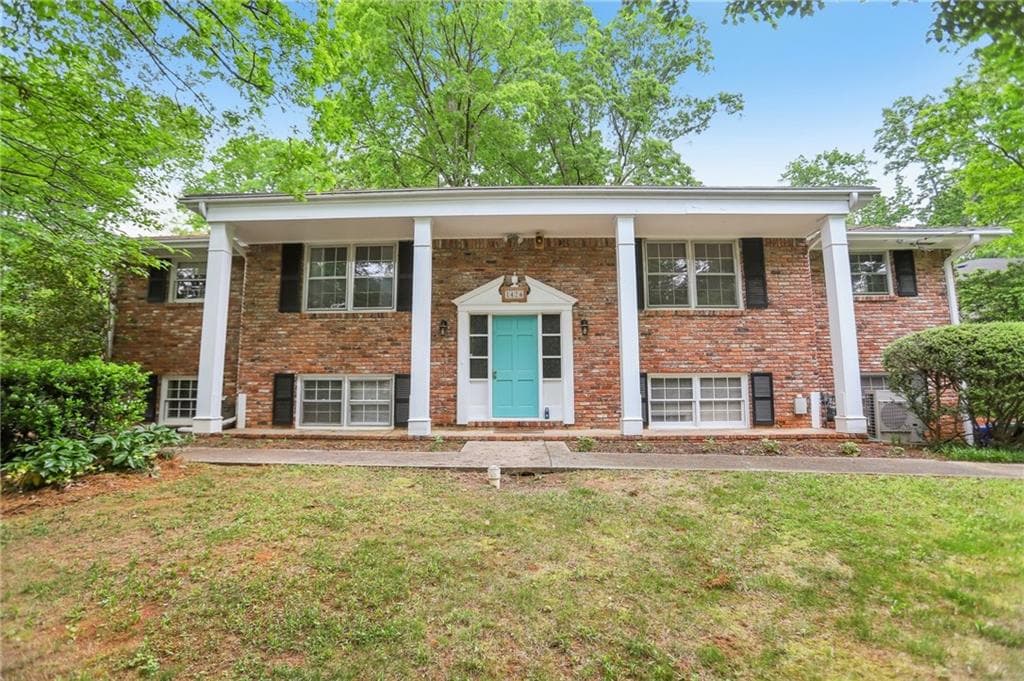 4 bedroom, 3 bathroom single family residence sold at 1426 Diamond Head Drive, Decatur, GA 30033