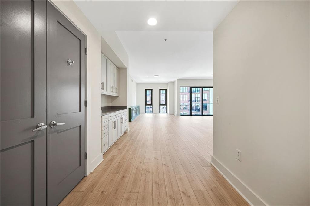 2 bedroom, 2 bathroom, 1,880 sq ft condominium sold at 1100 Howell Mill Road 505, Atlanta, GA 30318