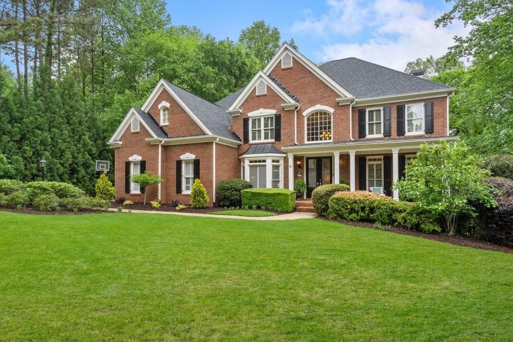 6 bedroom, 6 bathroom single family residence sold at 945 Hampton Bluff Drive, Milton, GA 30004