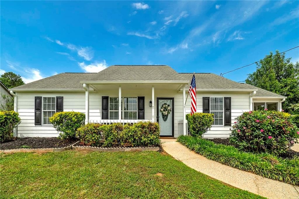 3 bedroom, 2 bathroom single family residence sold at 472 Linda Lane, Powder Springs, GA 30127