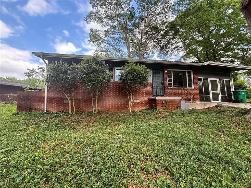 3 bedroom, 2 bathroom single family residence sold at 2069 Bixler Circle, Decatur, GA 30032