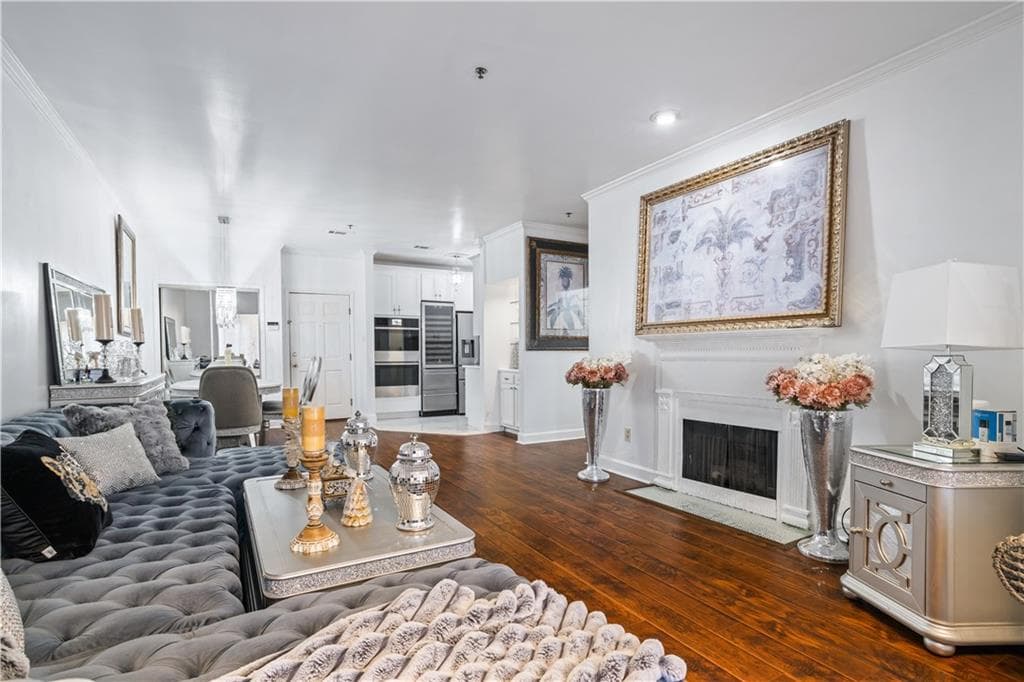 1 bedroom, 1 bathroom condominium sold at 2865 Lenox Road 211, Atlanta, GA 30324