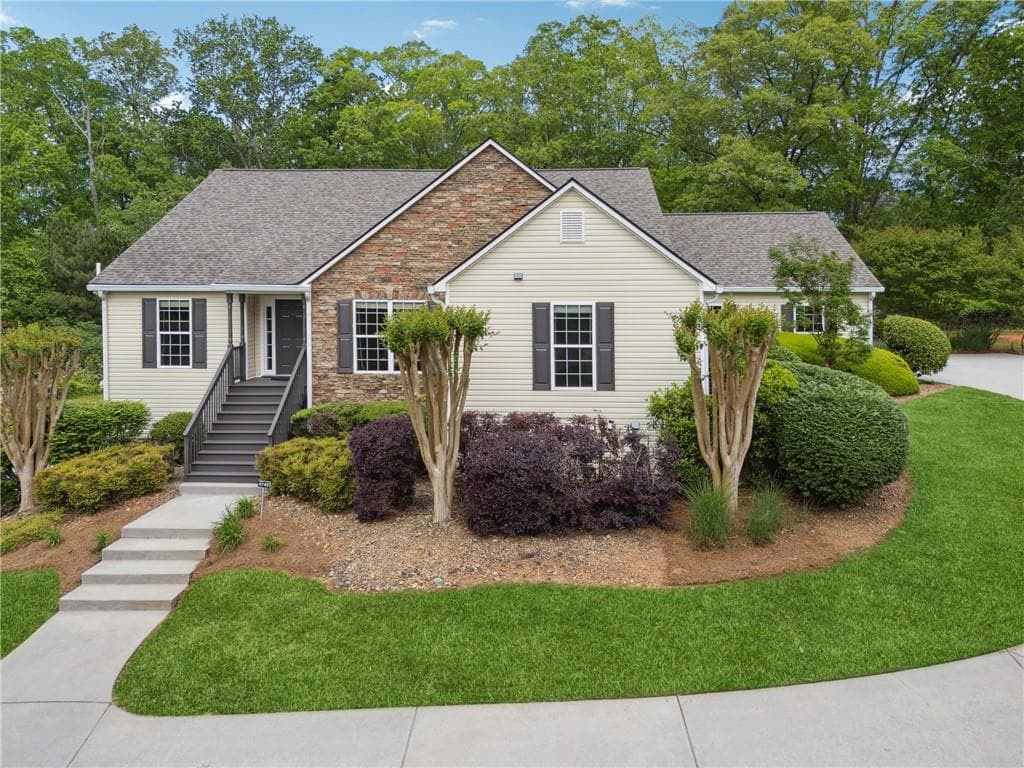 4 bedroom, 4 bathroom single family residence sold at 4740 Union Hill Road, Canton, GA 30115