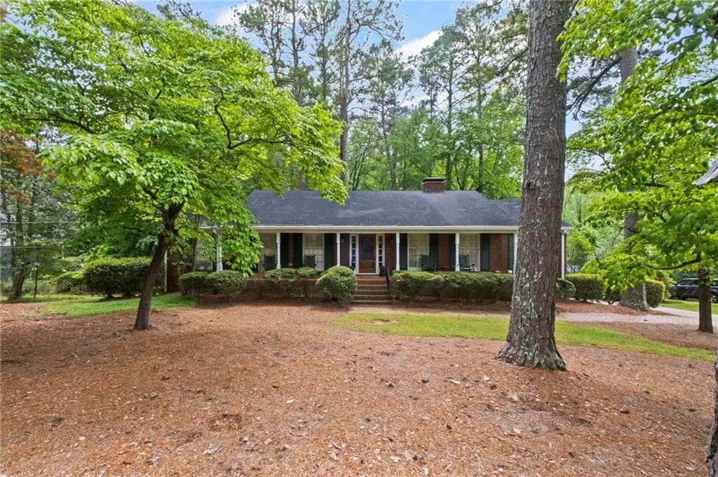 5 bedroom, 3 bathroom, 3,985 sq ft single family residence sold at 681 Hampton Place, Marietta, GA 30064