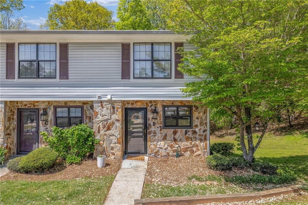 3 bedroom, 3 bathroom, 1,864 sq ft condominium sold at 2510 Hidden Cove Court D, Gainesville, GA 30501