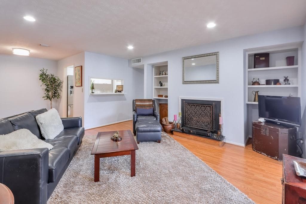 1 bedroom, 1 bathroom, 998 sq ft condominium sold at 1418 Summit North Drive 1418, Atlanta, GA 30324