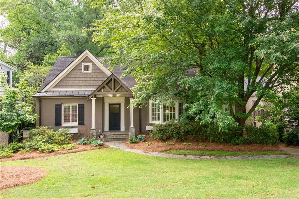 4 bedroom, 4 bathroom, 2,995 sq ft single family residence sold at 3115 Peachtree Drive, Atlanta, GA 30305