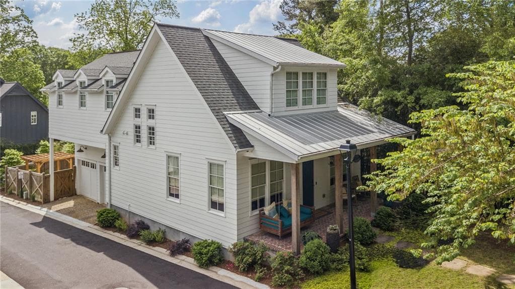 5 bedroom, 4 bathroom single family residence sold at 676 Juneberry Lane, Atlanta, GA 30316