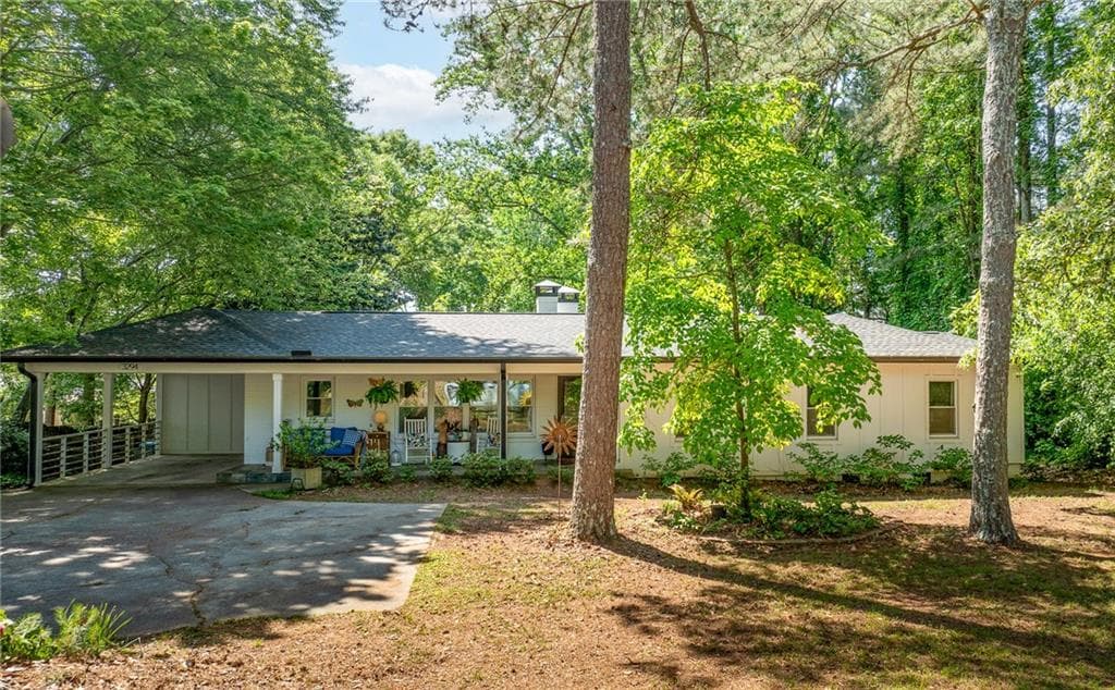 3 bedroom, 3 bathroom single family residence sold at 3294 Mcclure Bridge Road, Duluth, GA 30096