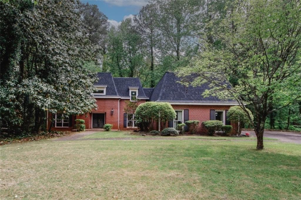 5 bedroom, 4 bathroom single family residence sold at 110 Vistacrest Way, Roswell, GA 30075