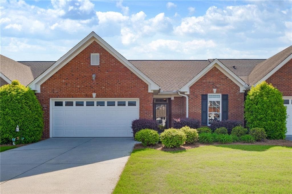 221 Regency Lane, Calhoun, GA 30701 — most recent listing photo