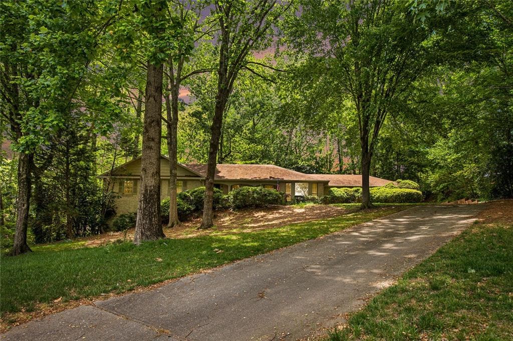 4 bedroom, 4 bathroom single family residence sold at 12080 Mountain Laurel Drive, Roswell, GA 30075