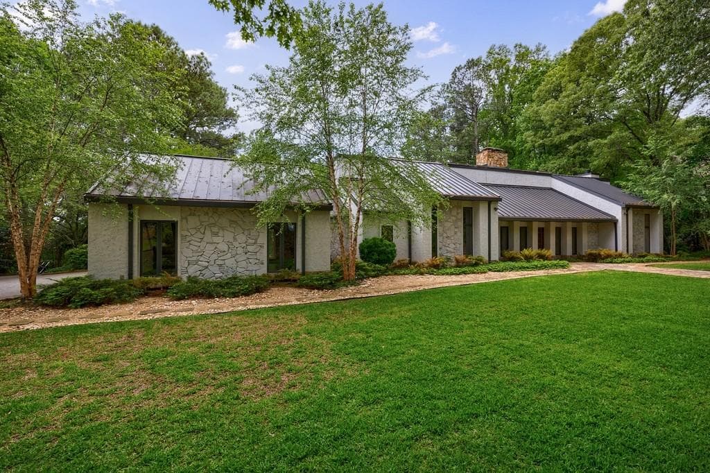 5 bedroom, 5 bathroom single family residence sold at 5120 Jett Forest Trail, Atlanta, GA 30327