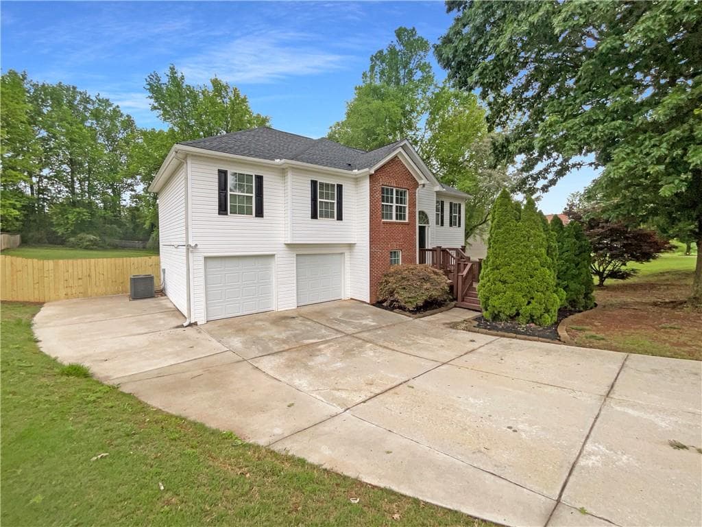 585 Bailey Drive, Jefferson, GA 30549 — most recent listing photo