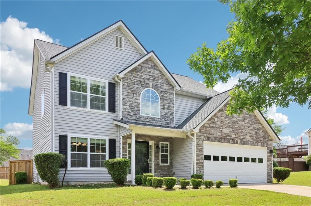3 bedroom, 3 bathroom single family residence sold at 5512 Village Ridge, Fairburn, GA 30213