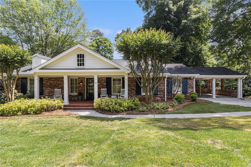 5 bedroom, 4 bathroom single family residence sold at 825 Loridans Circle, Atlanta, GA 30342