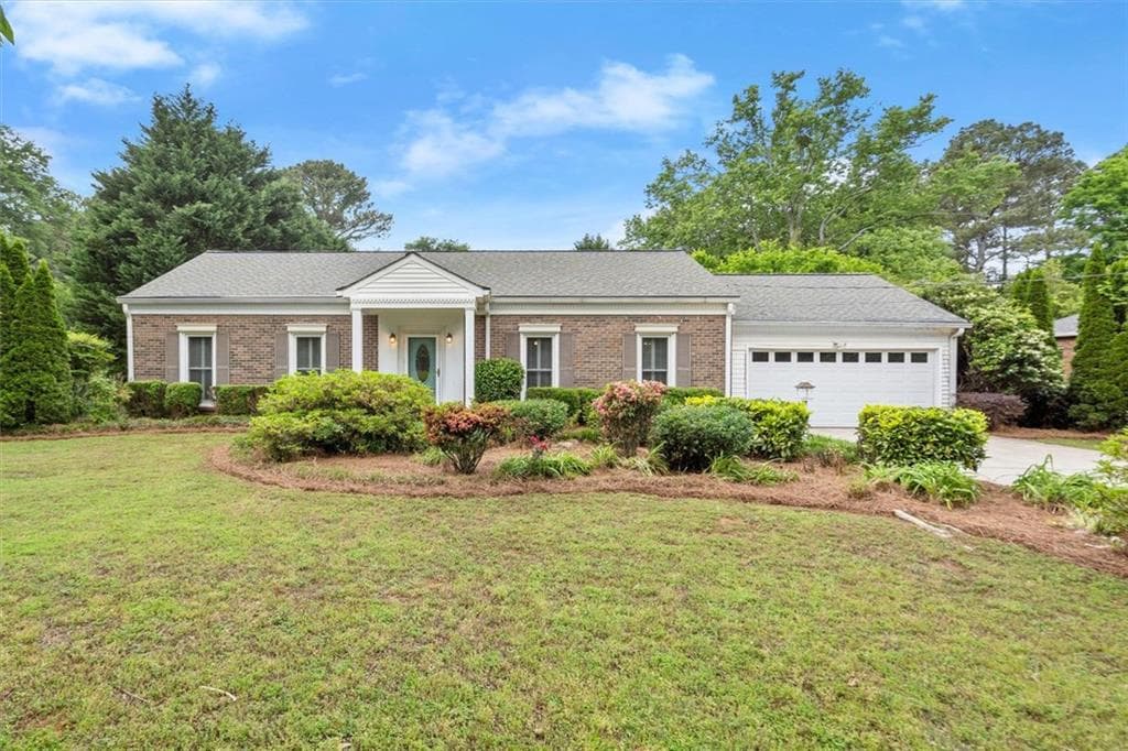 4 bedroom, 3 bathroom single family residence sold at 1000 Grimes Bridge Road, Roswell, GA 30075