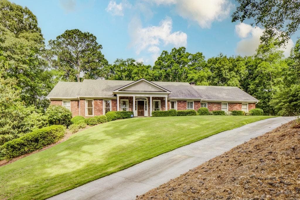 4 bedroom, 5 bathroom single family residence sold at 3845 Parian Ridge, Atlanta, GA 30327