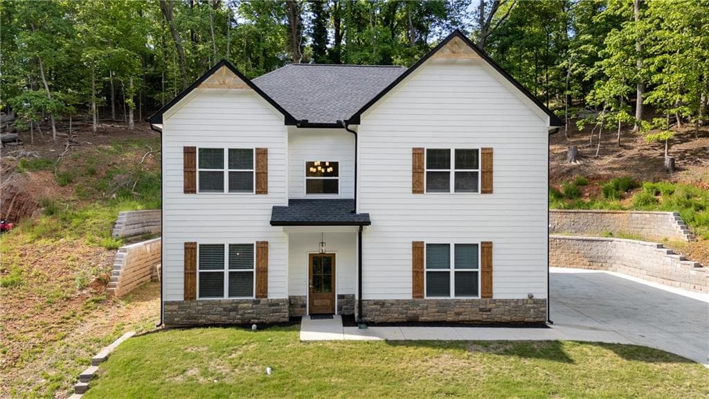 5 bedroom, 3 bathroom, 2,548 sq ft single family residence sold at 830 Dixon Drive, Gainesville, GA 30501