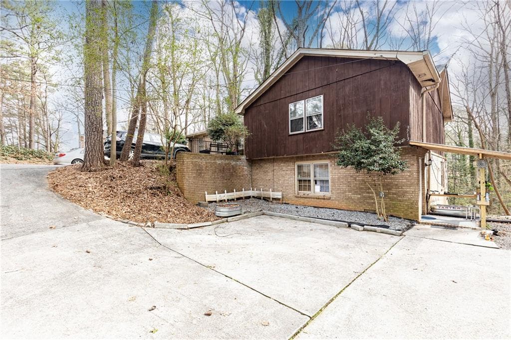 duplex sold at 3713 Ashford Dunwoody Road, Brookhaven, GA 30319