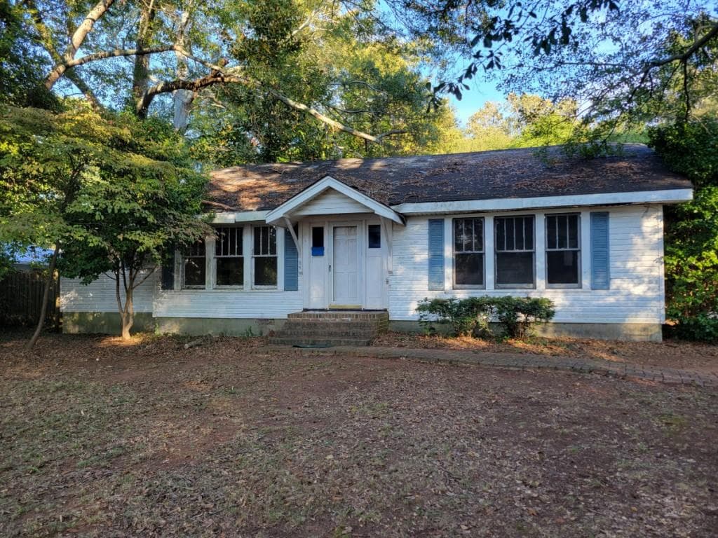 3 bedroom, 1 bathroom single family residence sold at 84 N Bowden Street, Commerce, GA 30529