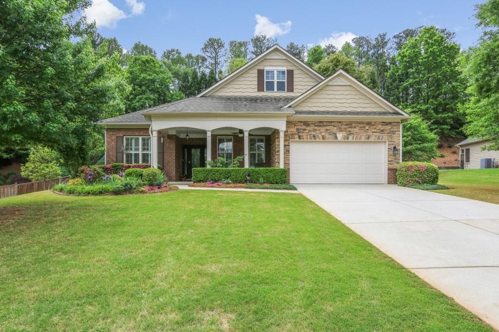 4 bedroom, 3 bathroom single family residence sold at 1055 Chelsey Way, Roswell, GA 30075