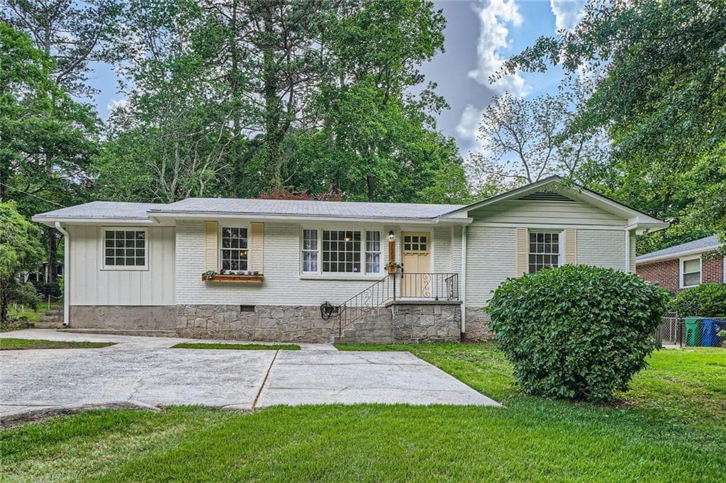 3 bedroom, 2 bathroom single family residence sold at 2685 Harrington Drive, Decatur, GA 30033