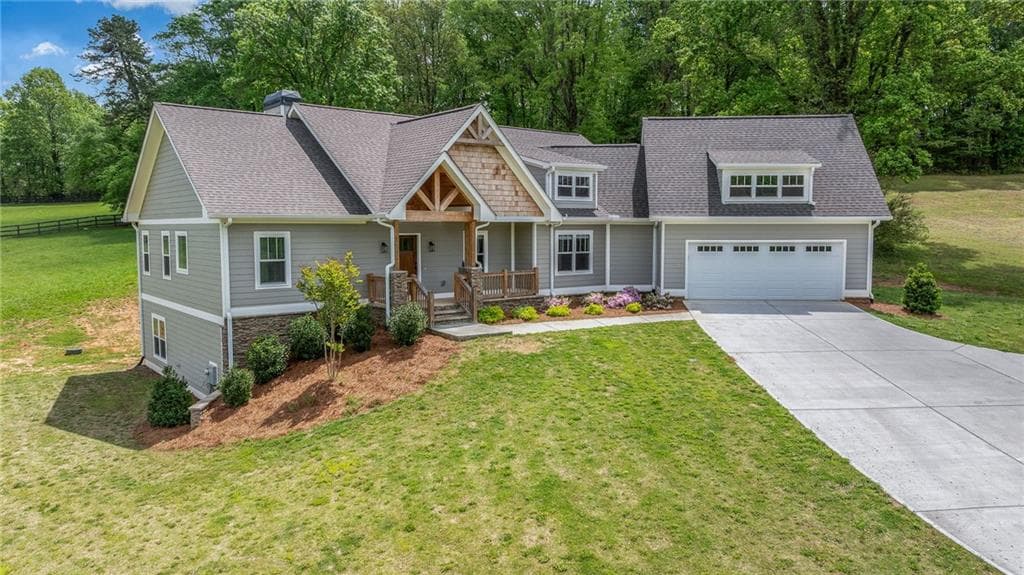 3 bedroom, 2 bathroom single family residence sold at 375 Spring Field Drive, Clarkesville, GA 30523