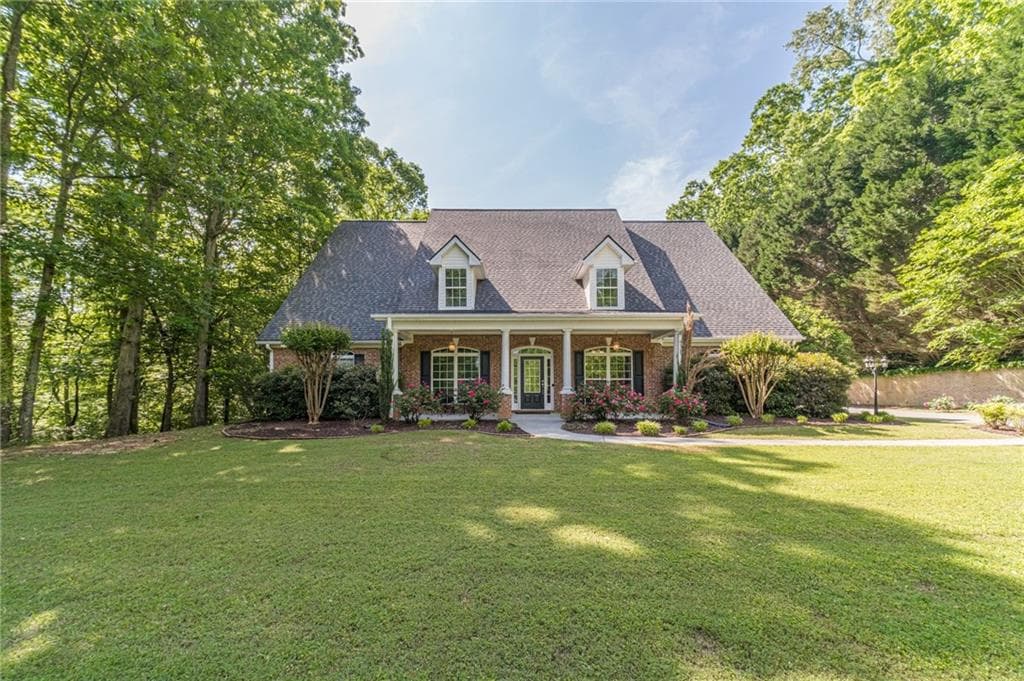 5 bedroom, 3 bathroom single family residence sold at 1609 Holly Ridge Drive, Loganville, GA 30052