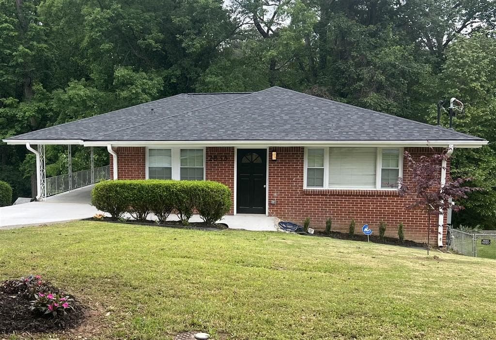 5 bedroom, 3 bathroom, 2,560 sq ft single family residence sold at 2833 Oldknow Drive, Atlanta, GA 30318