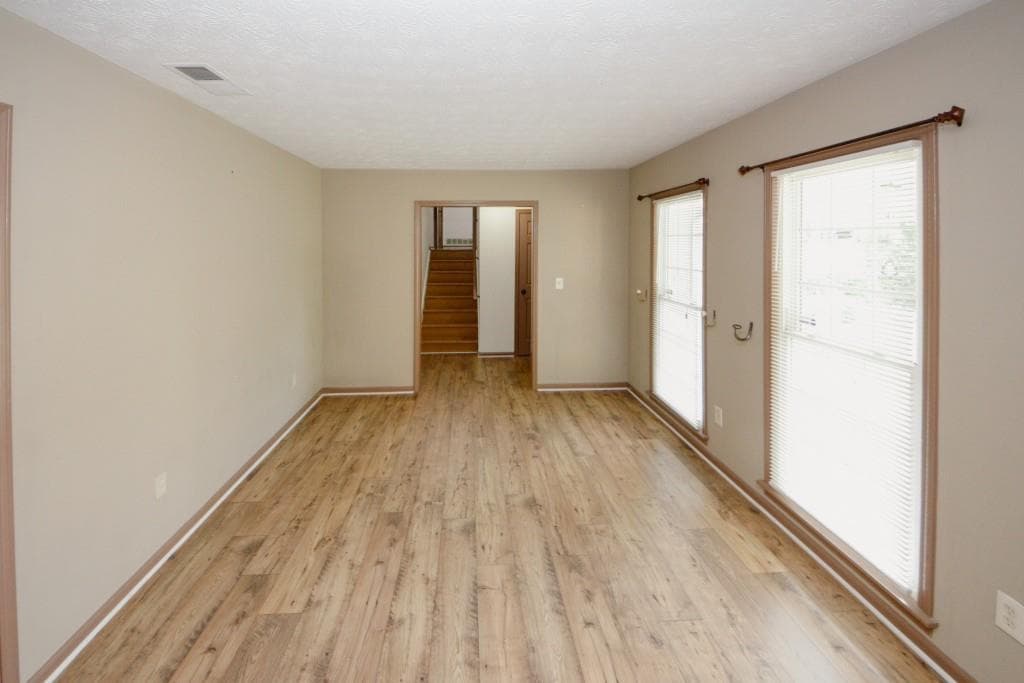 3 bedroom, 2 bathroom, 2,049 sq ft single family residence for rent at 4033 Scenic Mountain Drive, Snellville, GA 30039 for $2,100 a month — photo 5