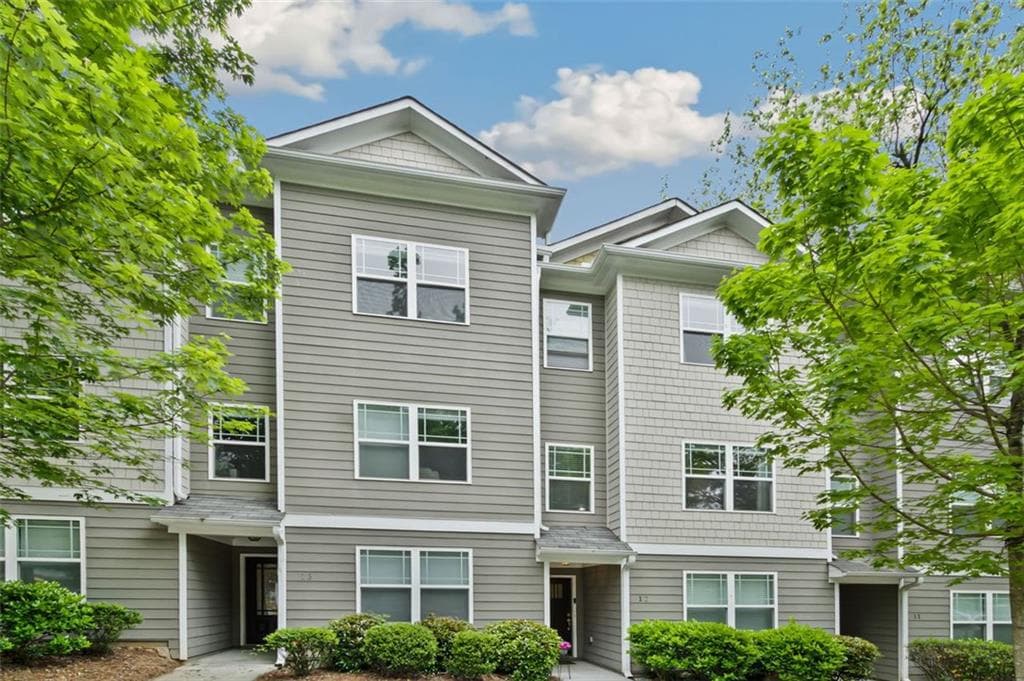 3 bedroom, 4 bathroom, 1,648 sq ft townhouse sold at 1365 Memorial Drive 12, Atlanta, GA 30317