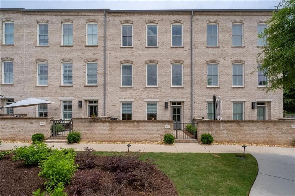 4 bedroom, 4 bathroom townhouse sold at 3433 Landen Pine Court, Atlanta, GA 30305