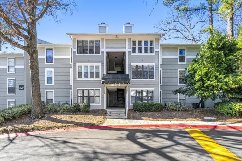 1 bedroom, 1 bathroom condominium sold at 516 Summit North Drive, Atlanta, GA 30324