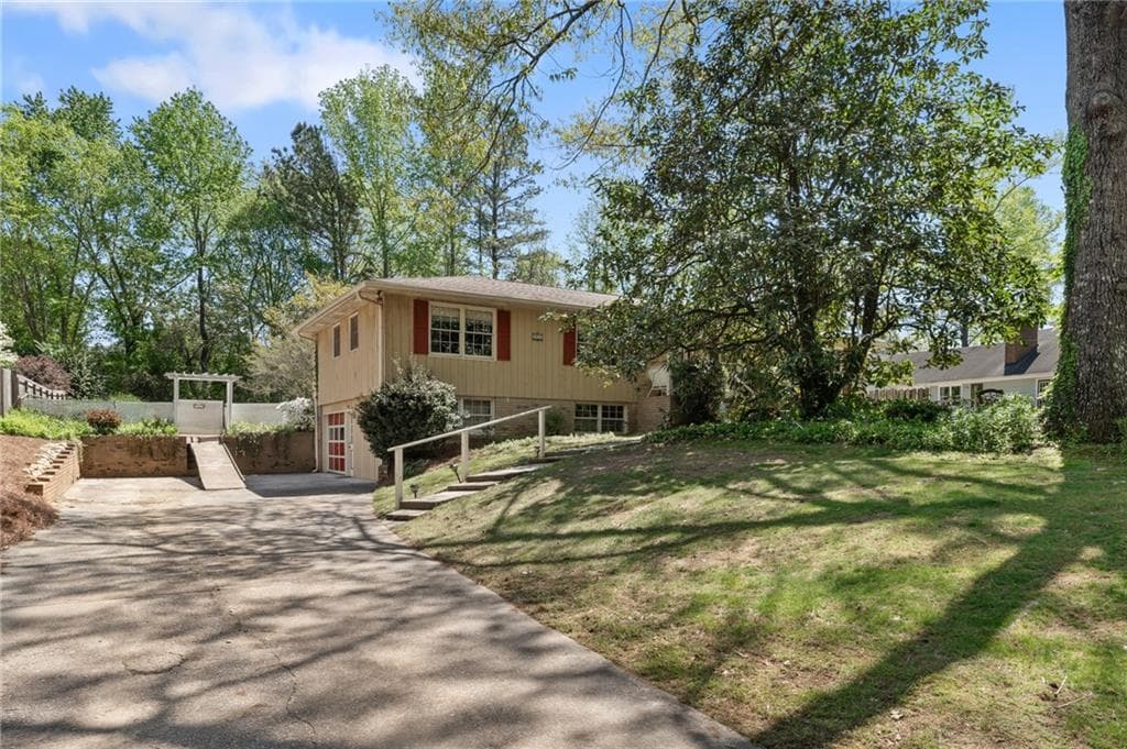 2062 Cezar Drive, Kennesaw, GA 30152 — most recent listing photo