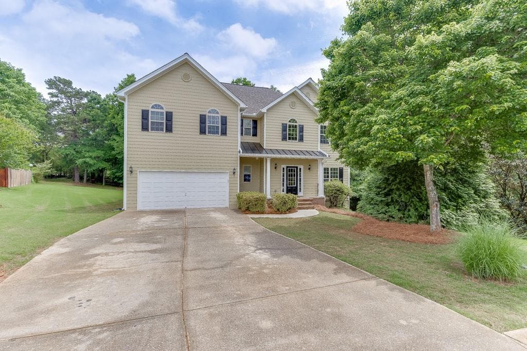 4 bedroom, 4 bathroom single family residence sold at 5823 Little Doe Walk, Flowery Branch, GA 30542