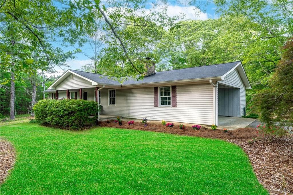 3 bedroom, 2 bathroom, 1,560 sq ft single family residence sold at 556 Auburn Road, Auburn, GA 30011