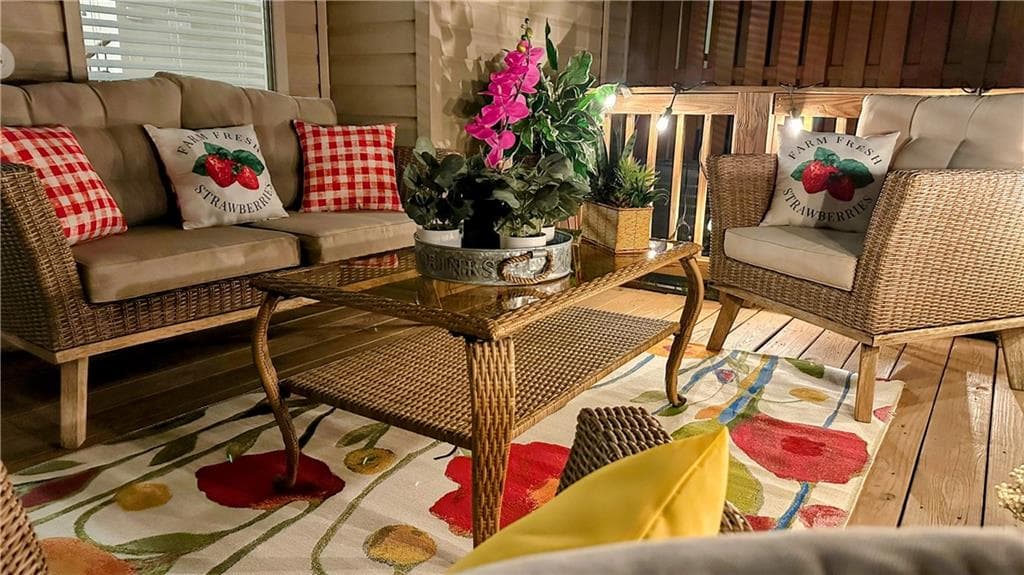 3 bedroom, 3 bathroom, 1,474 sq ft townhouse sold at 302 Turtle Creek Drive, Winder, GA 30680